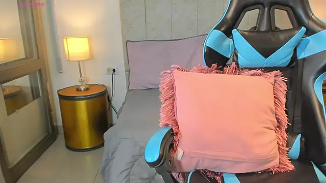  maria foxx  online show from February 16, 2026, 5:55 pm