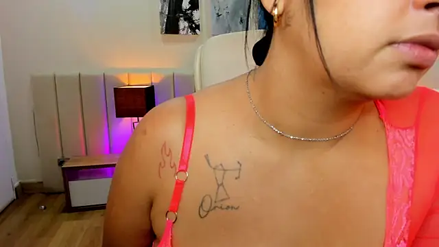 Snapshot of DaniRousse chatting on February 1, 2026, 6:50 pm DaniRousse online show from February 1, 2026, 6:50 pm