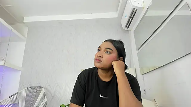 Snapshot of kayna_gomez chatting on October 31, 2025, 7:43 pm kayna gomez online show from October 31, 2025, 7:43 pm