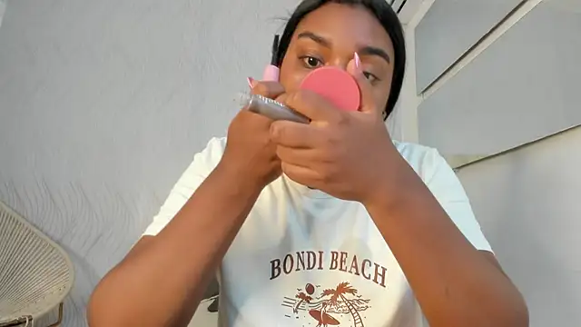 Snapshot of kayna_gomez chatting on May 5, 2026, 7:06 pm kayna gomez online show from May 5, 2026, 7:06 pm