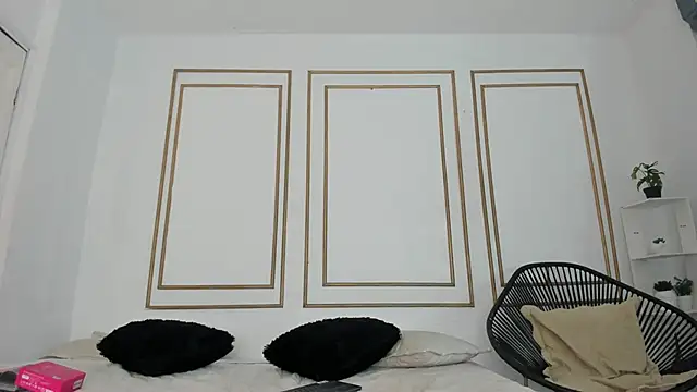 kayna gomez online show from April 15, 2026, 7:58 pm