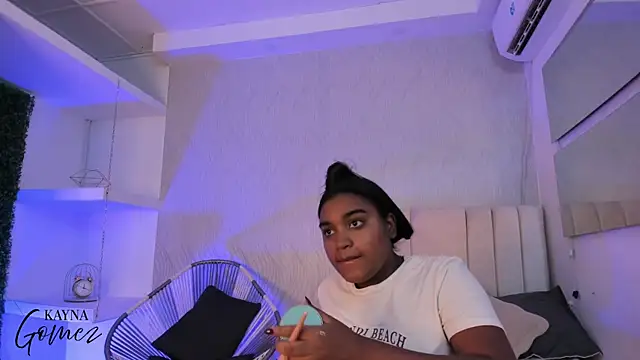 Snapshot of kayna_gomez chatting on October 25, 2025, 7:25 pm kayna gomez online show from October 25, 2025, 7:25 pm