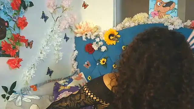 Snapshot of Milkdulce1 chatting on June 9, 2026, 1:34 pm Milkdulce1 online show from June 9, 2026, 1:34 pm