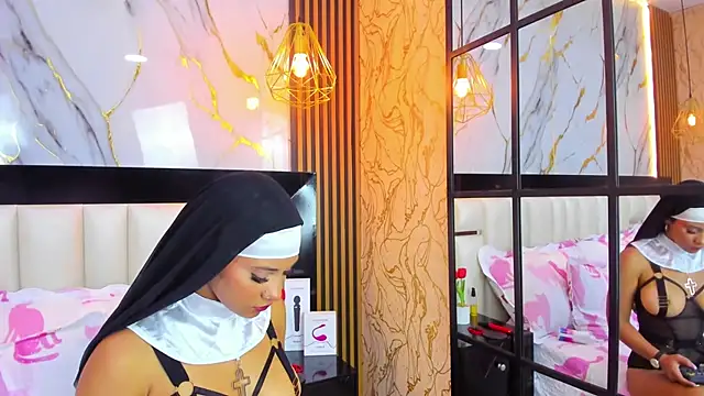 Snapshot of SofiaLaurents chatting on March 1, 2025, 4:44 pm SofiaLaurents online show from March 1, 2025, 4:44 pm