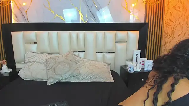 Snapshot of SofiaLaurents chatting on November 26, 2025, 12:27 pm SofiaLaurents online show from November 26, 2025, 12:27 pm