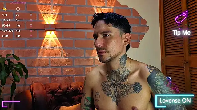 Snapshot of Dylanstonne chatting on October 30, 2025, 9:11 pm Dylanstonne online show from October 30, 2025, 9:11 pm