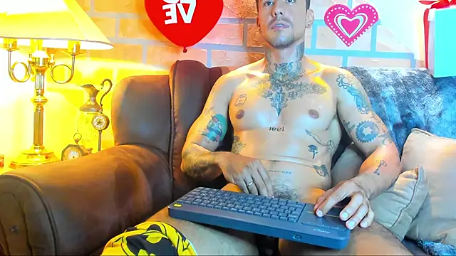 Snapshot of Dylanstonne chatting on February 15, 2025, 12:04 am Dylanstonne online show from February 15, 2025, 12:04 am