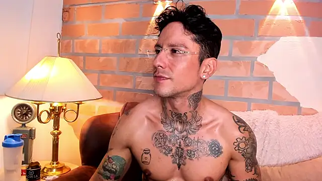 Snapshot of Dylanstonne chatting on March 8, 2025, 12:00 am Dylanstonne online show from March 8, 2025, 12:00 am