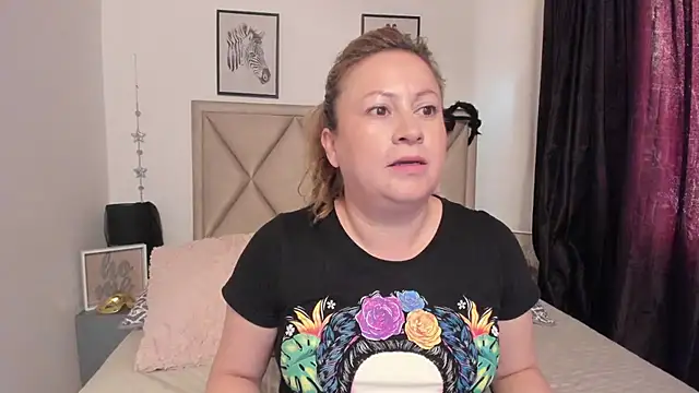 Snapshot of MonyCassius chatting on November 8, 2025, 11:58 am MonyCassius online show from November 8, 2025, 11:58 am