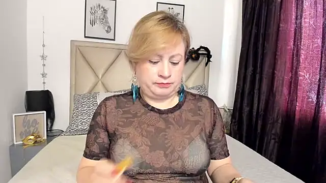 Snapshot of MonyCassius chatting on November 13, 2025, 12:42 pm MonyCassius online show from November 13, 2025, 12:42 pm