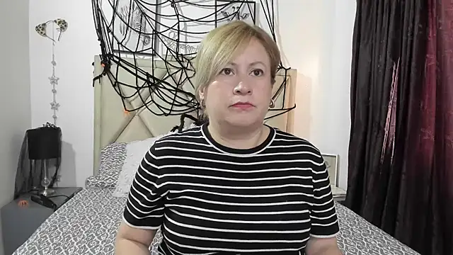 Snapshot of MonyCassius chatting on October 11, 2025, 12:28 pm MonyCassius online show from October 11, 2025, 12:28 pm