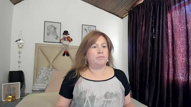 Snapshot of MonyCassius chatting on December 1, 2025, 12:28 pm MonyCassius online show from December 1, 2025, 12:28 pm