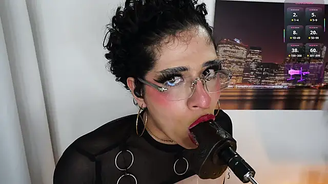 Snapshot of Raven_Whisper chatting on May 12, 2026, 9:10 pm Raven Whisper online show from May 12, 2026, 9:10 pm