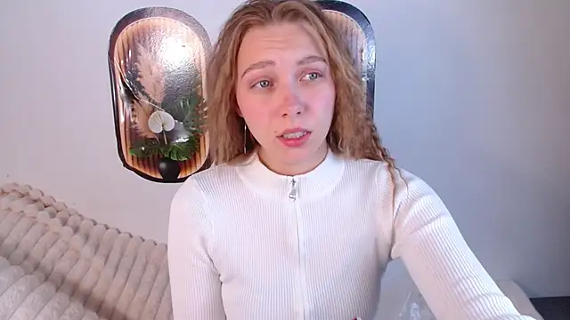 bellaa love  online show from May 11, 2026, 12:34 am