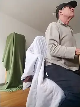 25mitch online show from November 16, 2025, 2:00 pm