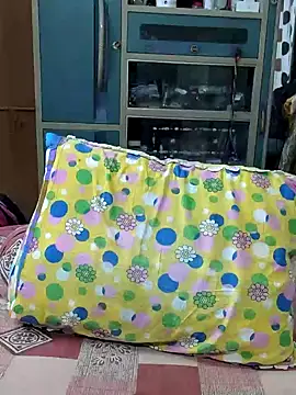 yoursweety09 online show from October 19, 2025, 2:09 pm