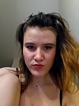 Snapshot of ilatik chatting on December 17, 2025, 2:44 pm ilatik online show from December 17, 2025, 2:44 pm