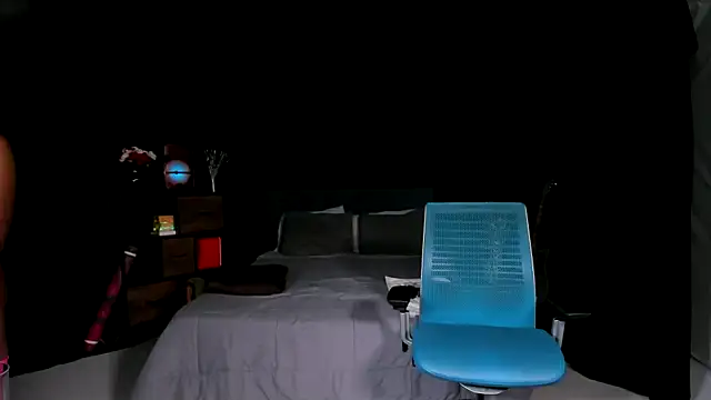 NinaRiveraXO online show from September 12, 2025, 1:28 am