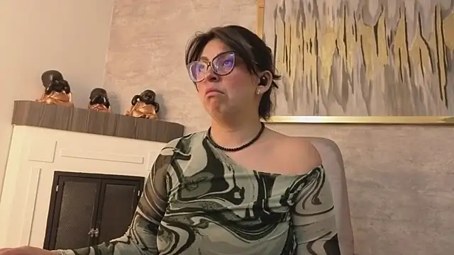 Snapshot of Vioolletta chatting on September 27, 2025, 12:11 pm Vioolletta online show from September 27, 2025, 12:11 pm