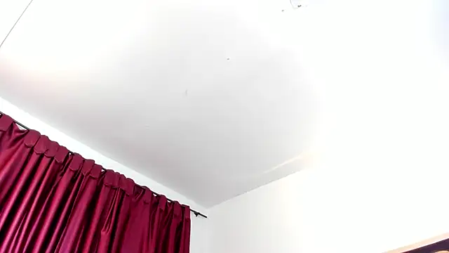 Snapshot of Vioolletta chatting on February 26, 2025, 3:21 pm Vioolletta online show from February 26, 2025, 3:21 pm