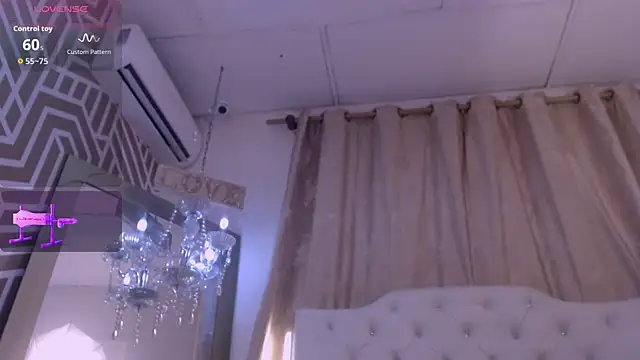 Snapshot of SashaDurante chatting on April 29, 2026, 12:31 pm SashaDurante online show from April 29, 2026, 12:31 pm