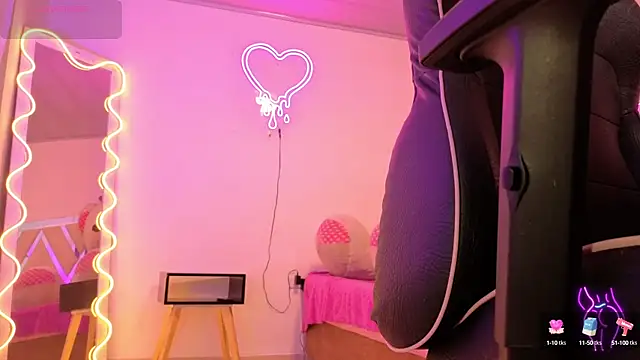 Laylafoxy tay online show from October 8, 2025, 3:08 am