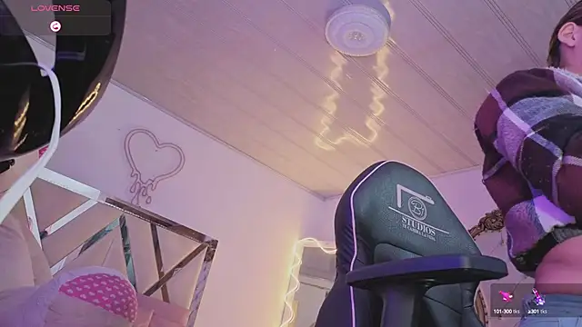 Laylafoxy tay online show from September 25, 2025, 3:12 am