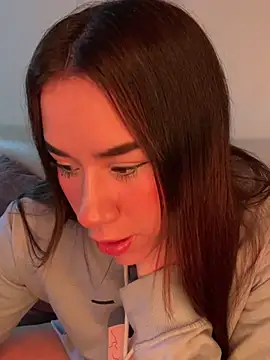Snapshot of Im_Valen_Cute chatting on May 20, 2026, 3:03 am Im Valen Cute online show from May 20, 2026, 3:03 am