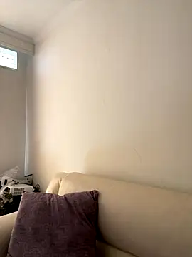 Im Valen Cute online show from October 24, 2025, 4:17 pm