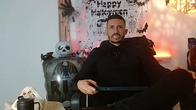 Snapshot of Reiko_85_ chatting on October 24, 2025, 3:11 pm Reiko 85 online show from October 24, 2025, 3:11 pm