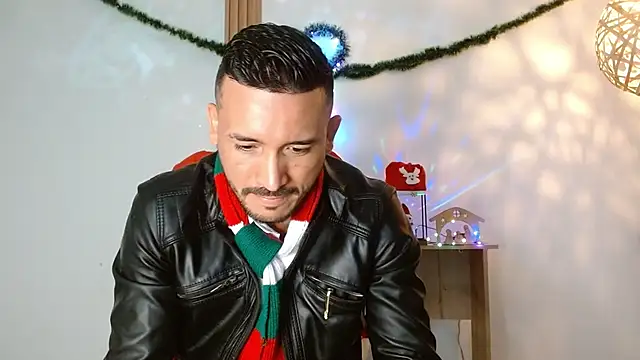 Snapshot of Reiko_85_ chatting on December 2, 2025, 3:14 pm Reiko 85 online show from December 2, 2025, 3:14 pm