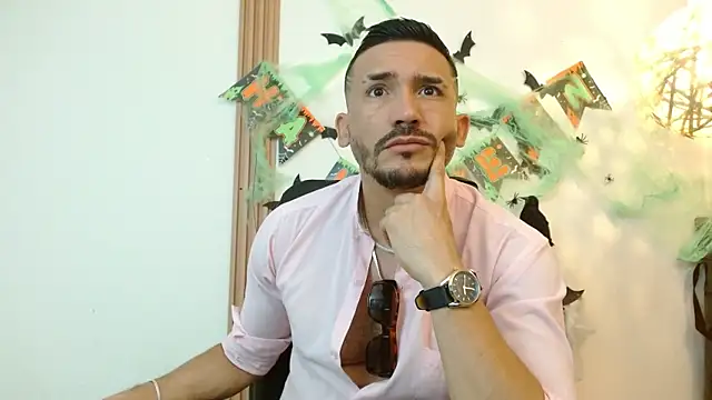 Snapshot of Reiko_85_ chatting on October 22, 2025, 2:38 pm Reiko 85 online show from October 22, 2025, 2:38 pm