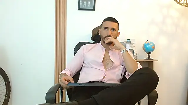 Snapshot of Reiko_85_ chatting on September 25, 2025, 2:45 pm Reiko 85 online show from September 25, 2025, 2:45 pm