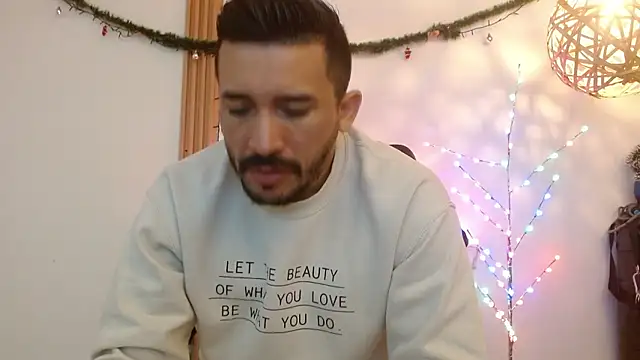 Reiko 85  online show from December 20, 2025, 1:03 pm