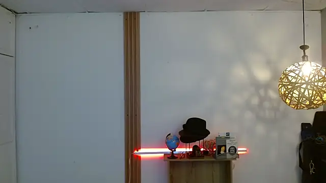 Snapshot of Reiko_85_ chatting on November 6, 2025, 2:32 pm Reiko 85 online show from November 6, 2025, 2:32 pm