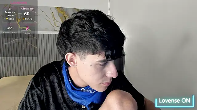 Dyla n18 online show from April 17, 2026, 8:33 pm