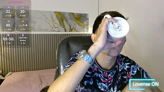 Dyla n18 online show from November 24, 2025, 7:47 pm