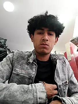 alexander32r online show from September 24, 2025, 4:46 pm