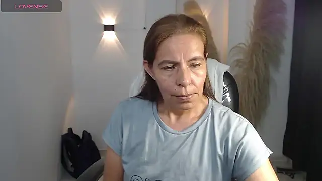 Milf karlye online show from January 14, 2026, 5:22 am