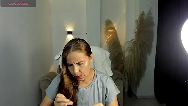 Milf karlye online show from February 14, 2026, 3:07 am