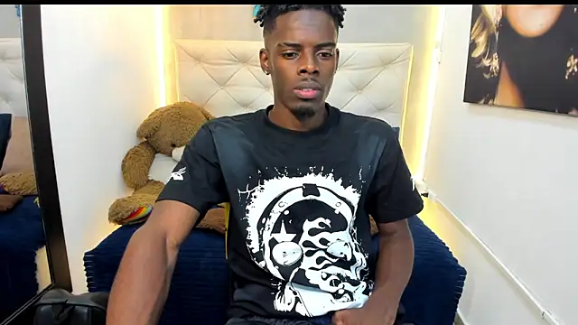 Snapshot of royce_ebony chatting on October 22, 2025, 2:44 am royce ebony online show from October 22, 2025, 2:44 am