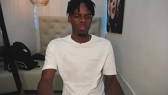 Snapshot of royce_ebony chatting on January 25, 2025, 2:58 am royce ebony online show from January 25, 2025, 2:58 am