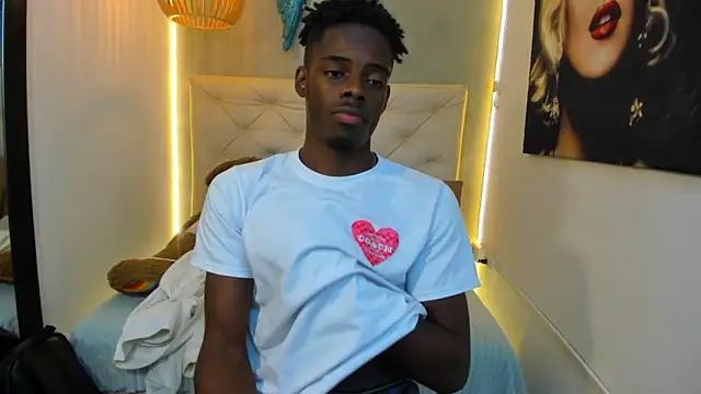 Snapshot of royce_ebony chatting on September 30, 2025, 2:28 am royce ebony online show from September 30, 2025, 2:28 am
