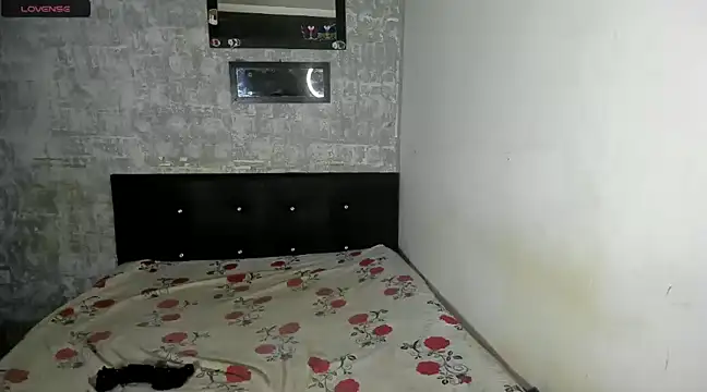 danna sofiah online show from December 1, 2024, 7:30 pm