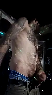 Snapshot of Whipit323 chatting on December 3, 2024, 11:07 am Whipit323 online show from December 3, 2024, 11:07 am