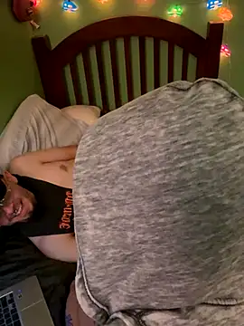 Snapshot of bootymunch333r chatting on November 8, 2025, 5:44 am bootymunch333r online show from November 8, 2025, 5:44 am