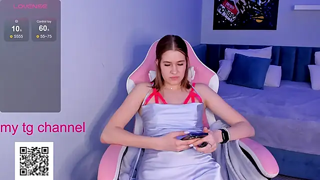 Jennifer Wadee online show from February 5, 2025, 4:06 am