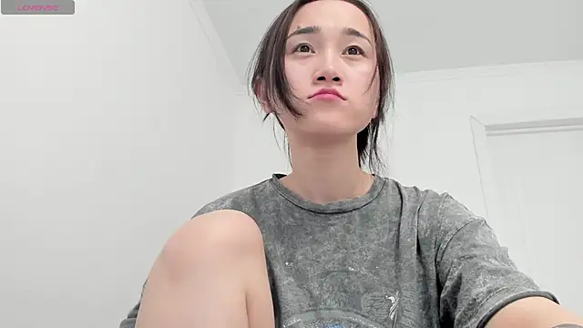 aenie online show from March 21, 2025, 10:17 am