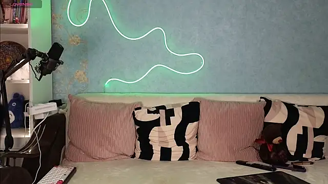 Anal Girl  online show from September 28, 2025, 3:52 pm