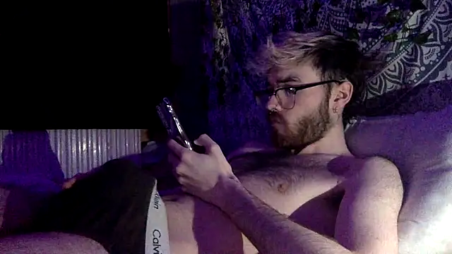 Snapshot of hairynhorny992 chatting on March 11, 2025, 6:30 am hairynhorny992 online show from March 11, 2025, 6:30 am